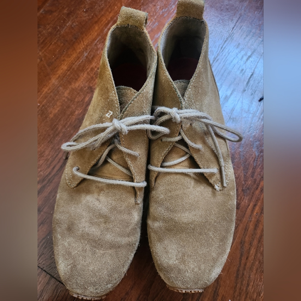 Eddie Bauer suede leather low laced boots